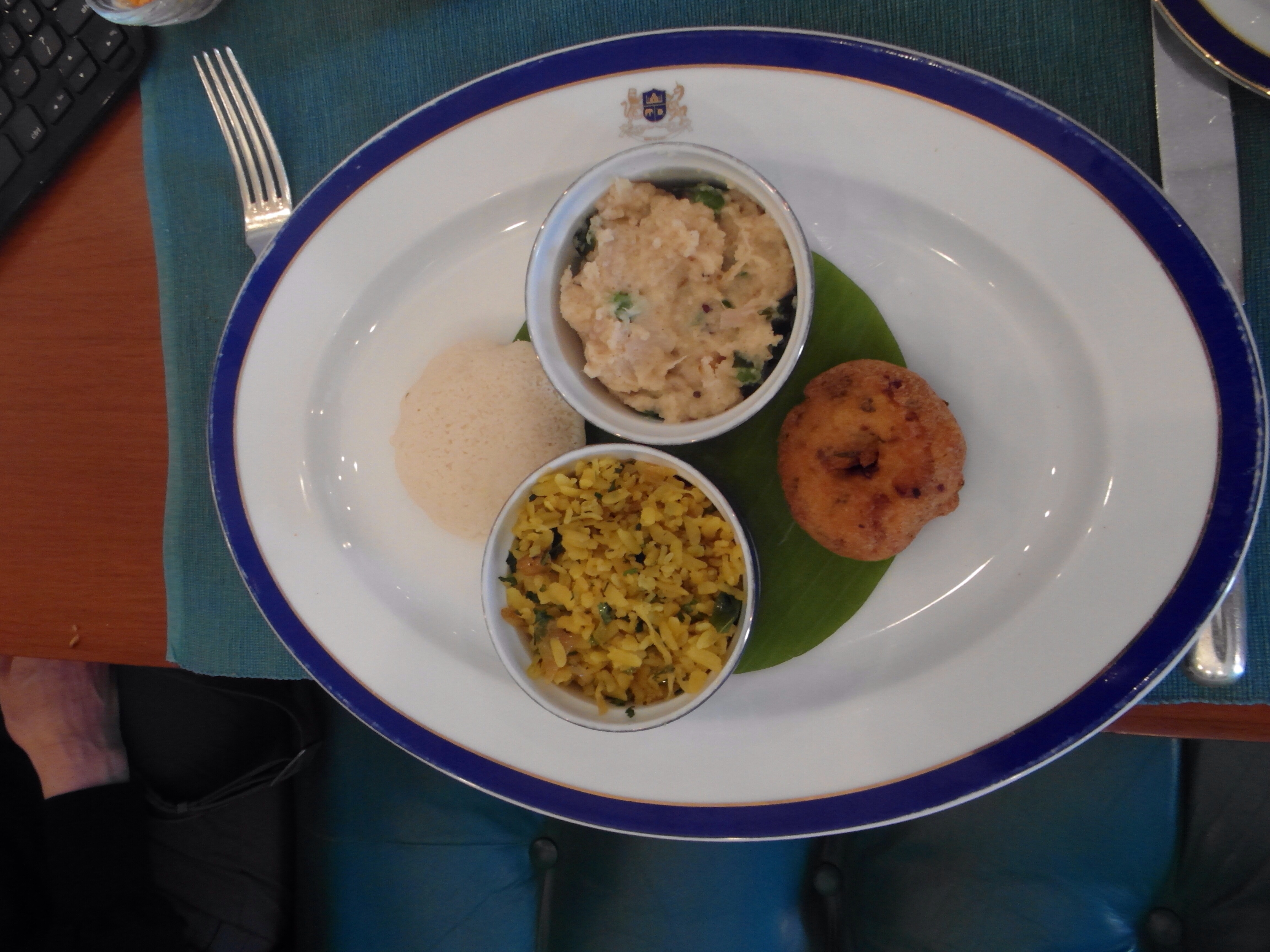 Southern Indian Breakfast : Vada, Poha, Idli and Upma
