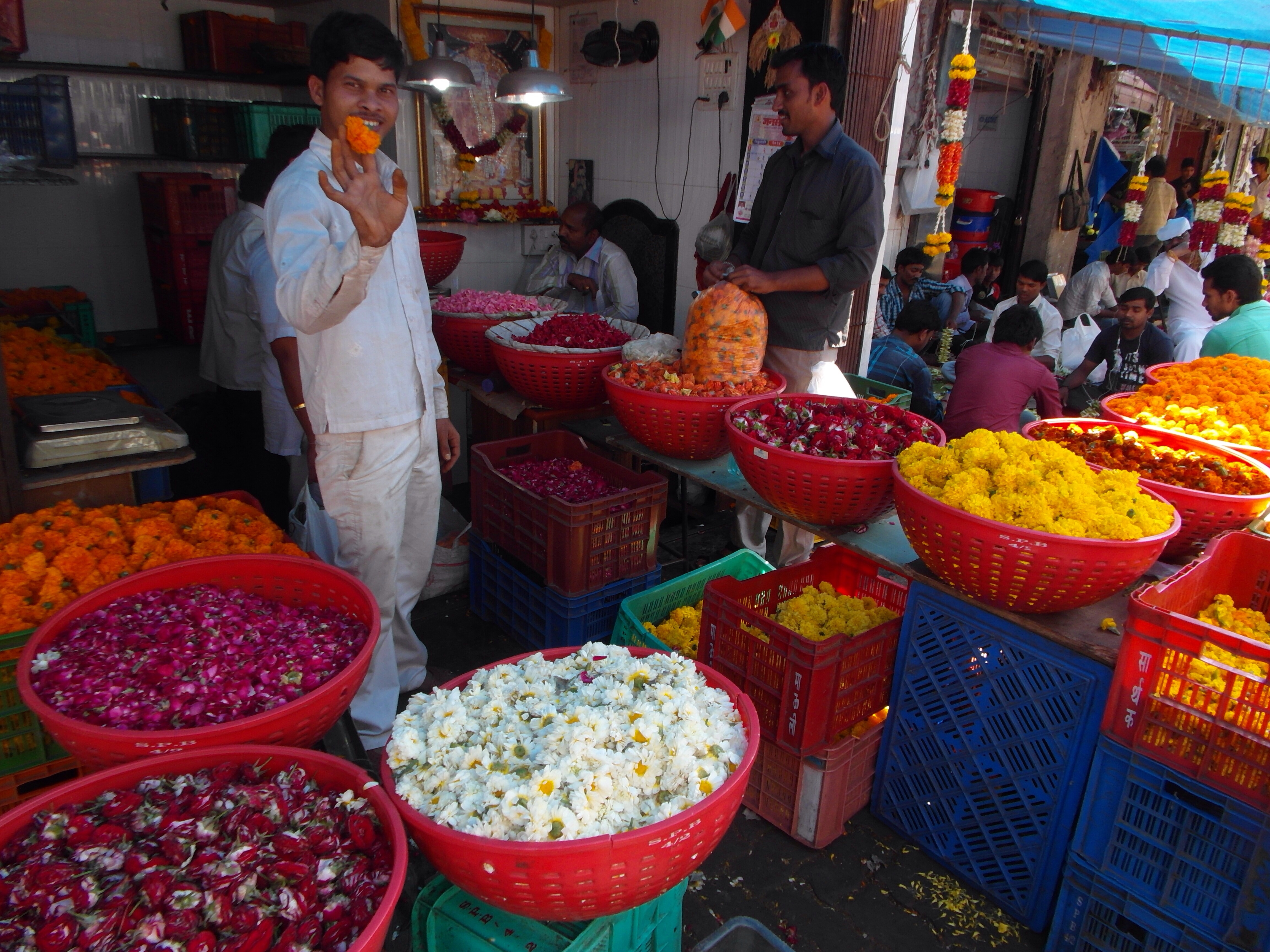 Workers in the flower market are predominantly male (Mumbai India)