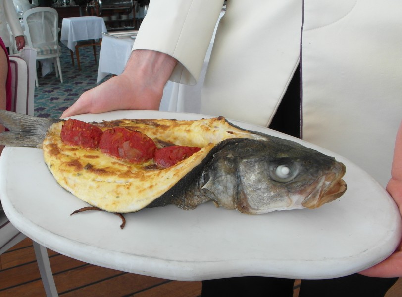 Luncheon : Sea bream grilled "en portefeuille" with mousseline and tomates a la provencale