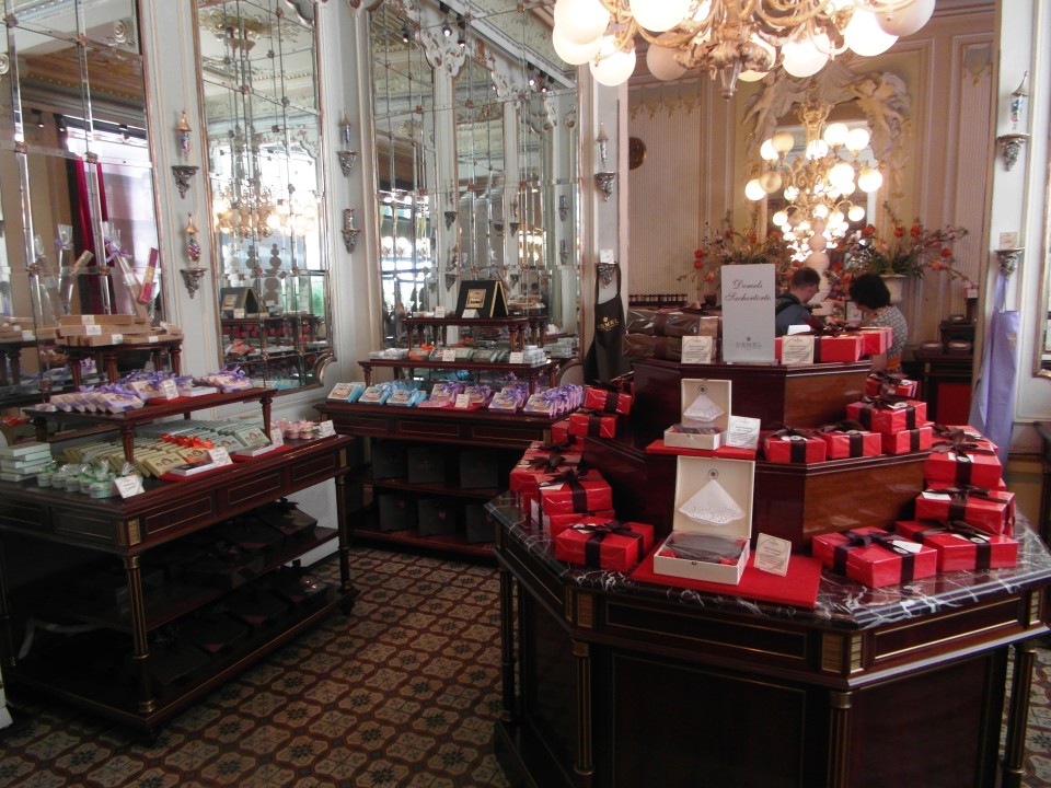Vienna cafes and coffee houses : Cafe Demel