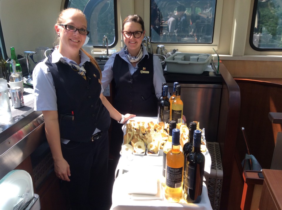 Rocky Mountaineer : non-stop food and beverage service between meals!